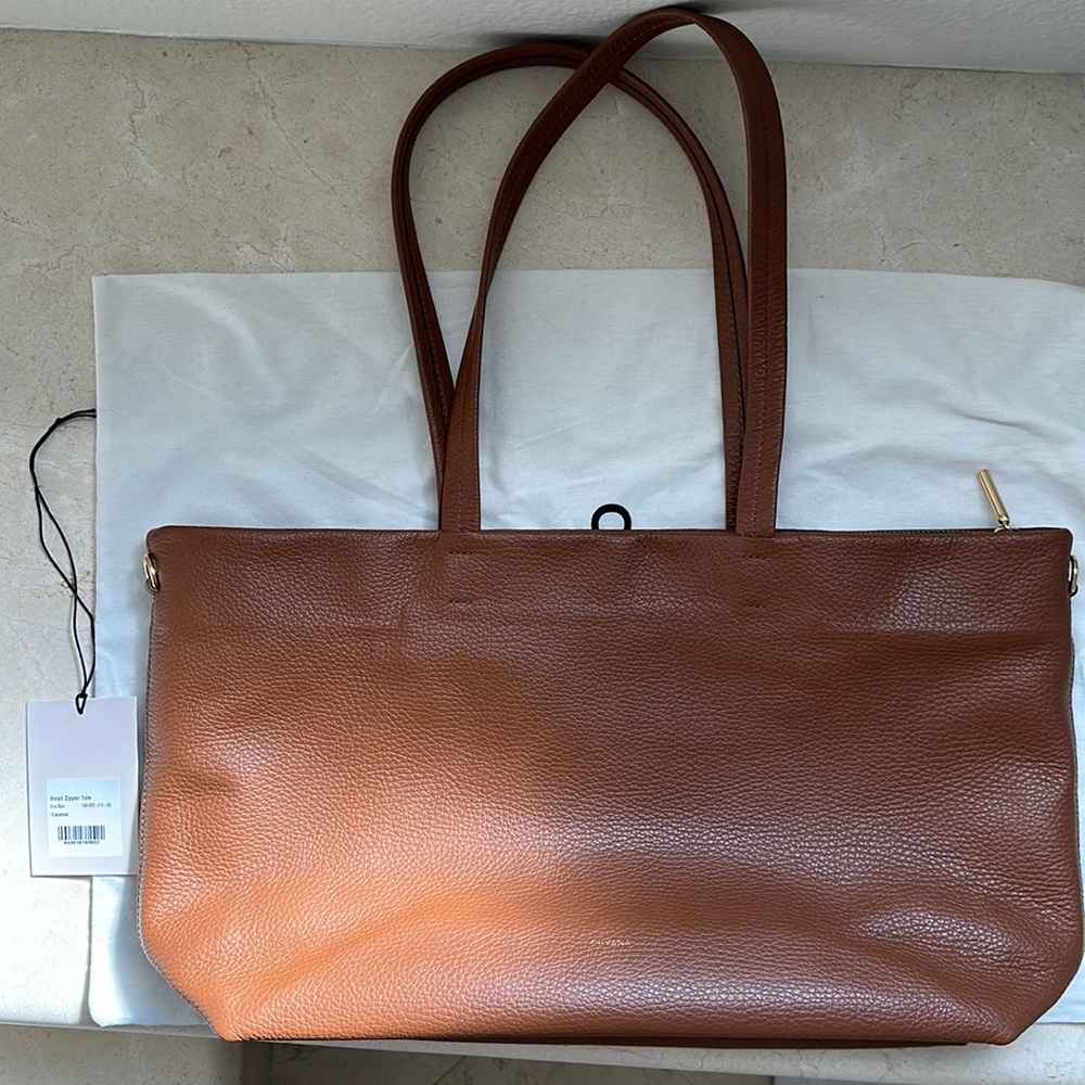 Cuyana Easy Small Zipper Tote in Caramel